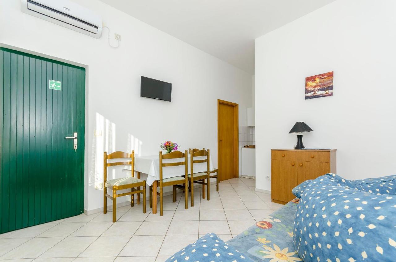 Apartments Mate Τρογκίρ Εξωτερικό φωτογραφία