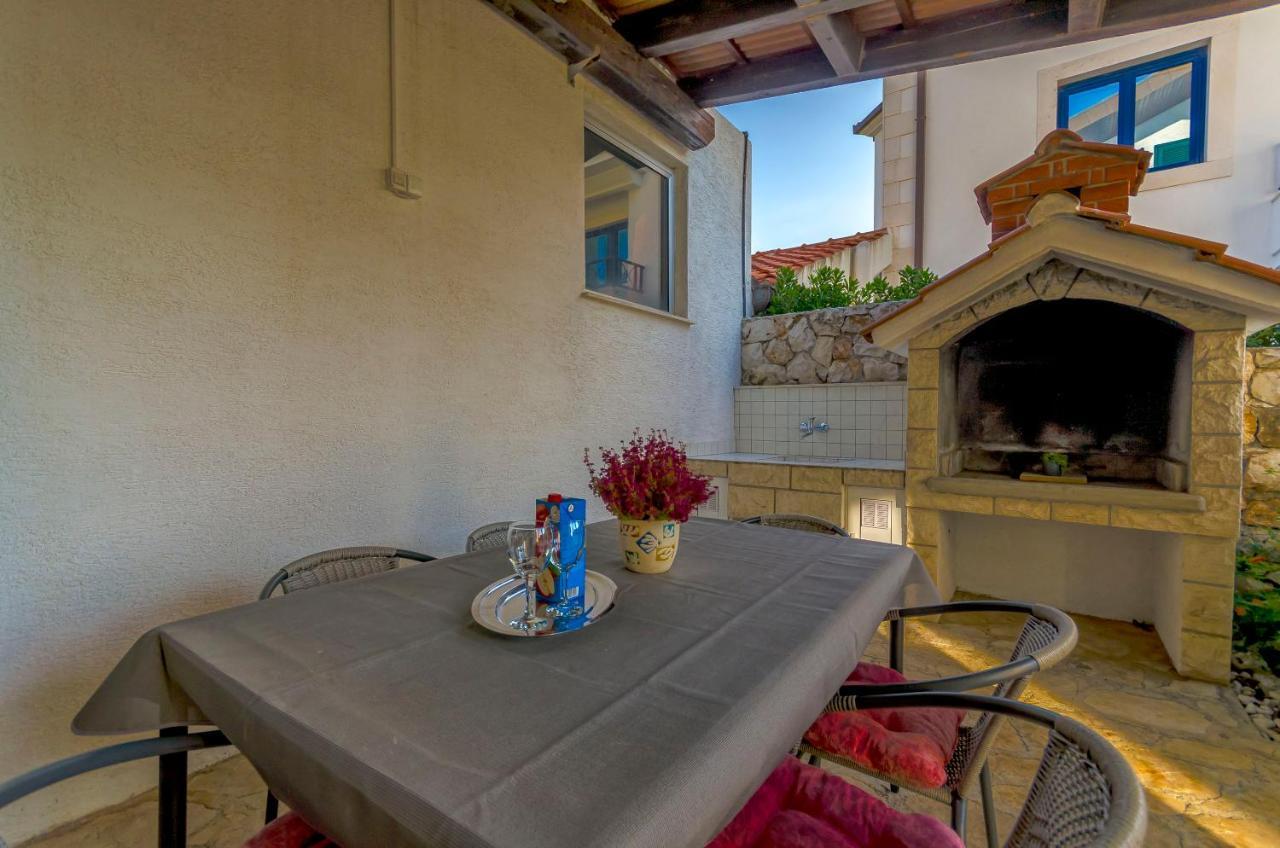 Apartments Mate Τρογκίρ Εξωτερικό φωτογραφία